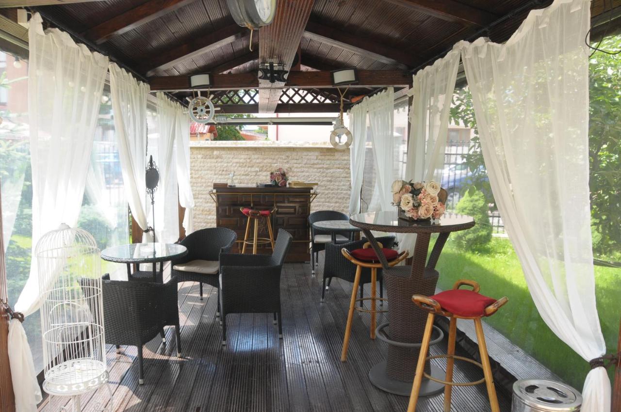 Pensiunea Casa Simoni Ploieşti Extérieur photo