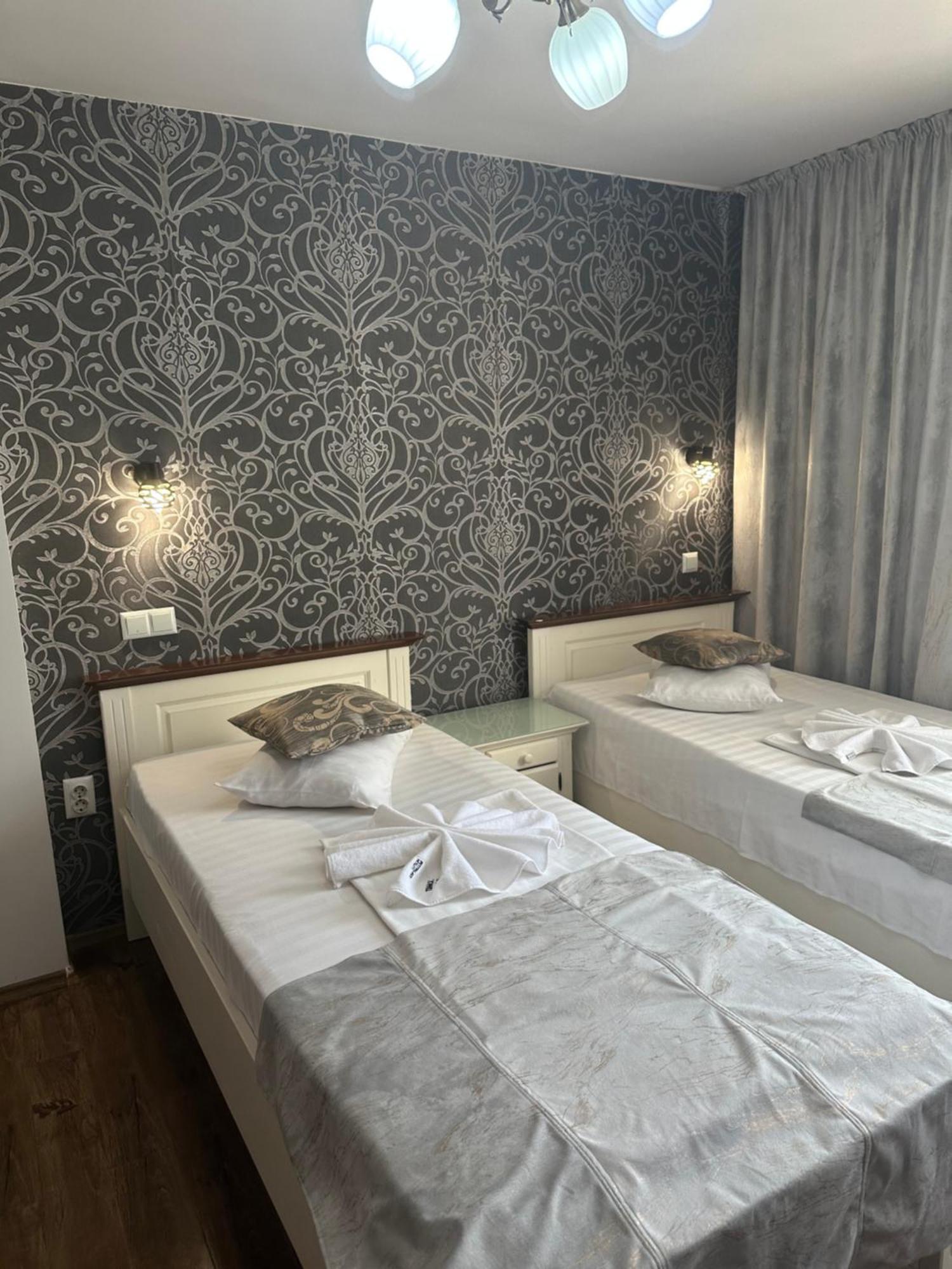 Pensiunea Casa Simoni Ploieşti Extérieur photo