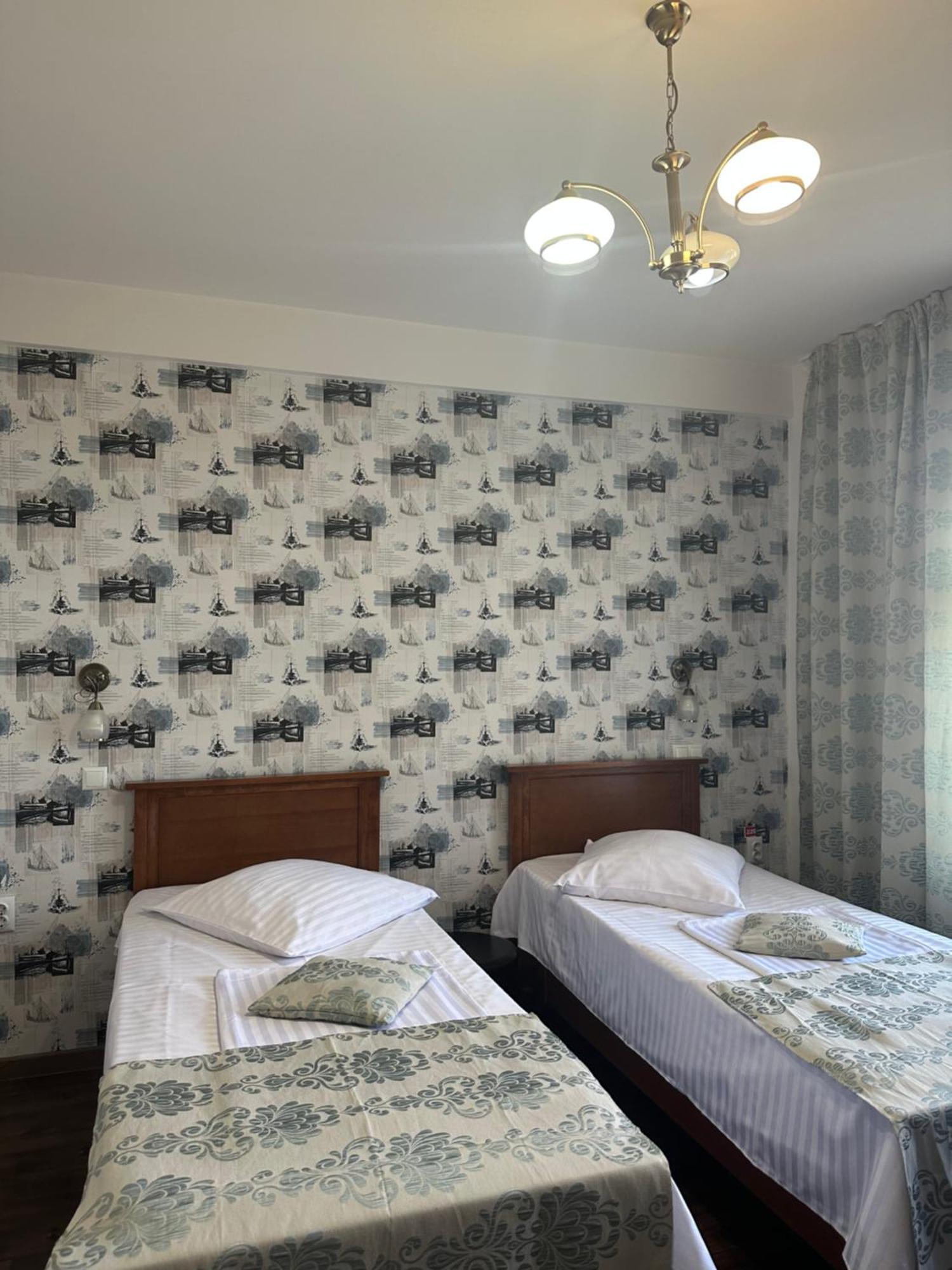Pensiunea Casa Simoni Ploieşti Extérieur photo