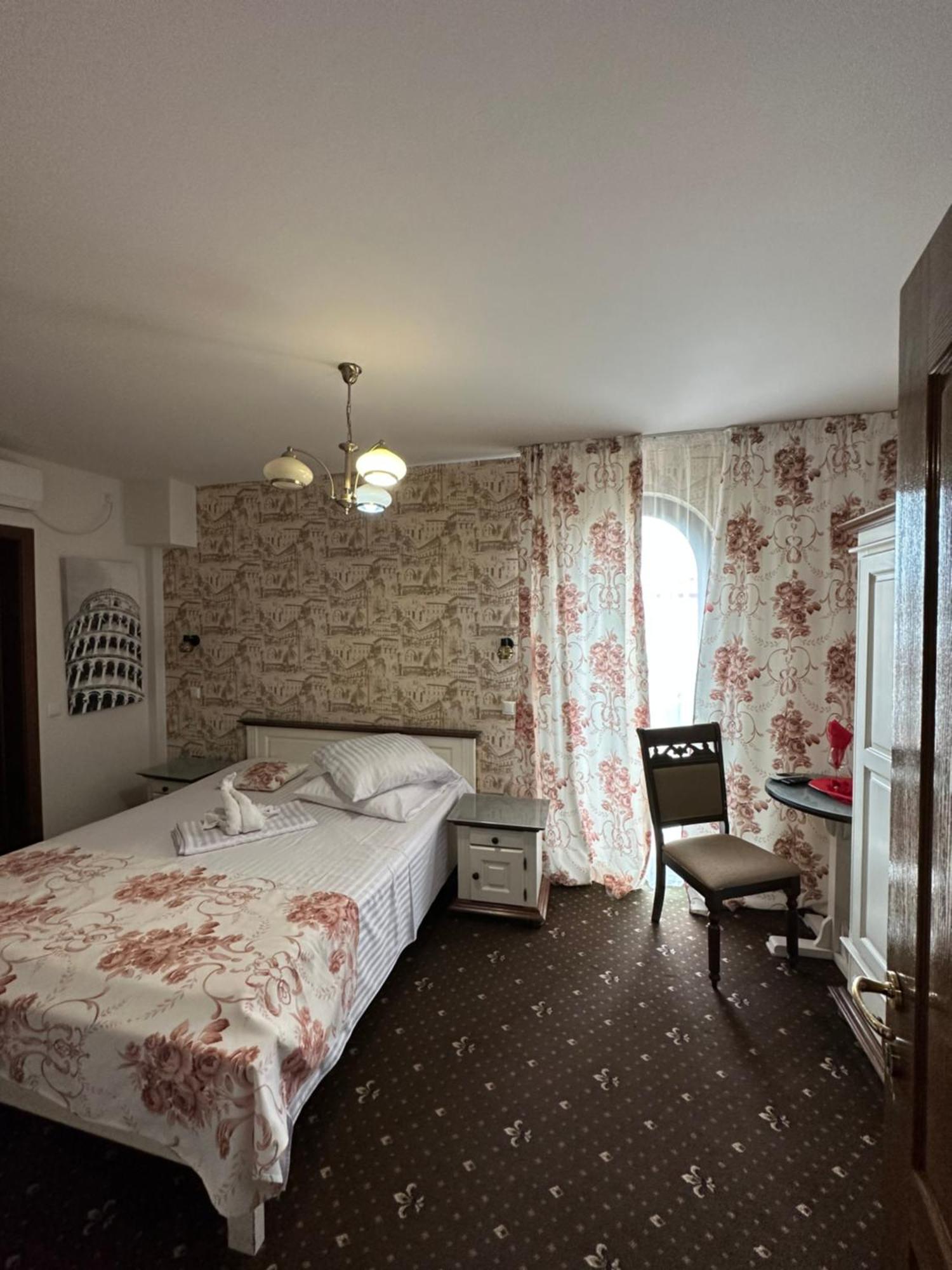 Pensiunea Casa Simoni Ploieşti Extérieur photo
