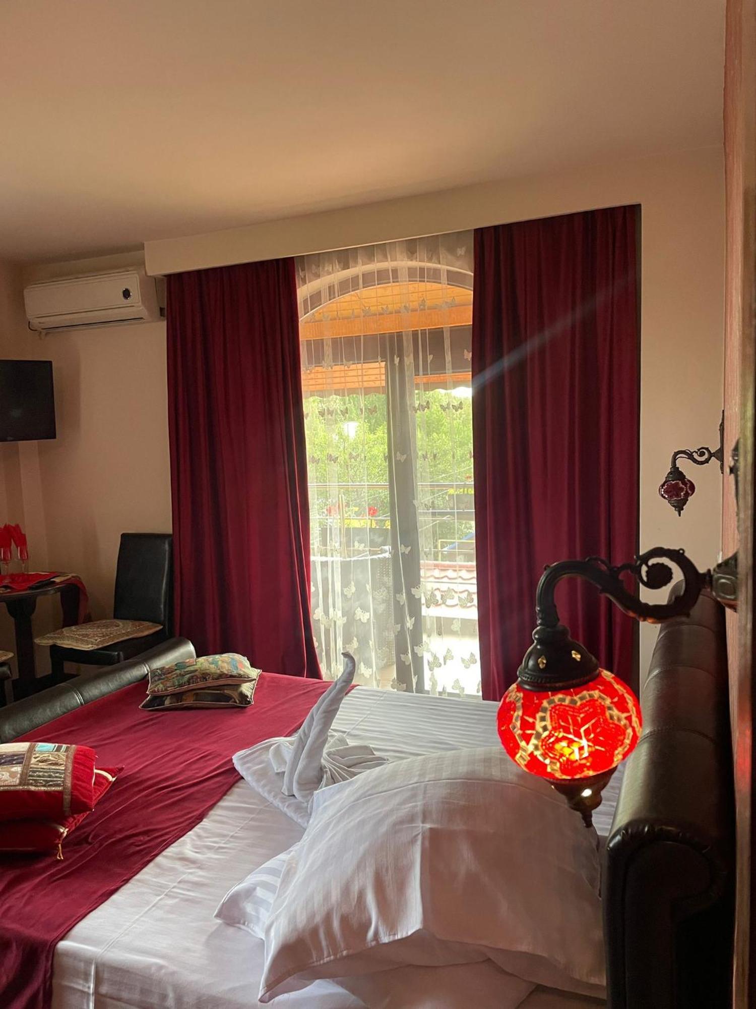Pensiunea Casa Simoni Ploieşti Extérieur photo