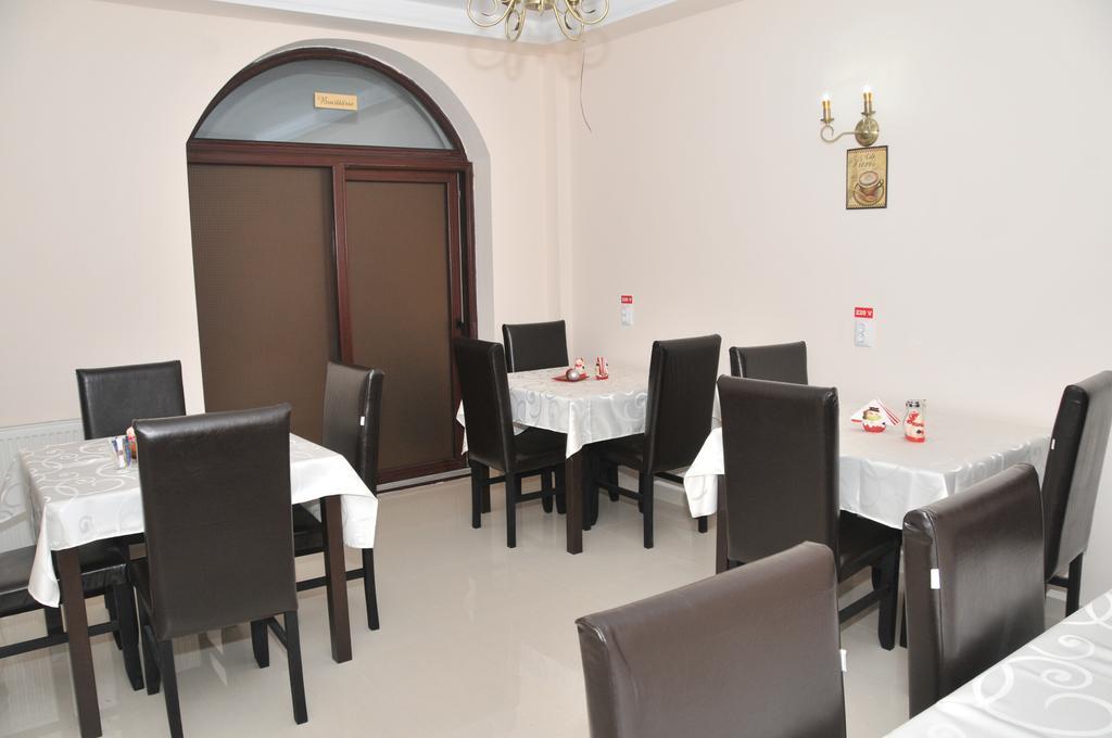 Pensiunea Casa Simoni Ploieşti Extérieur photo
